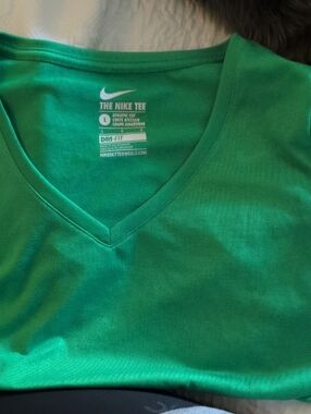 Nike V-neck Dri-FIT Tee in Green